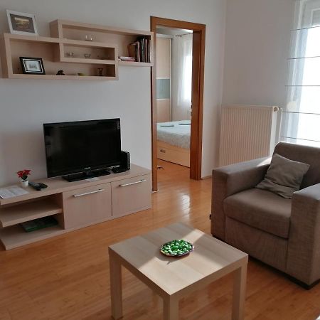 Apartman Breza Kruševac Buitenkant foto