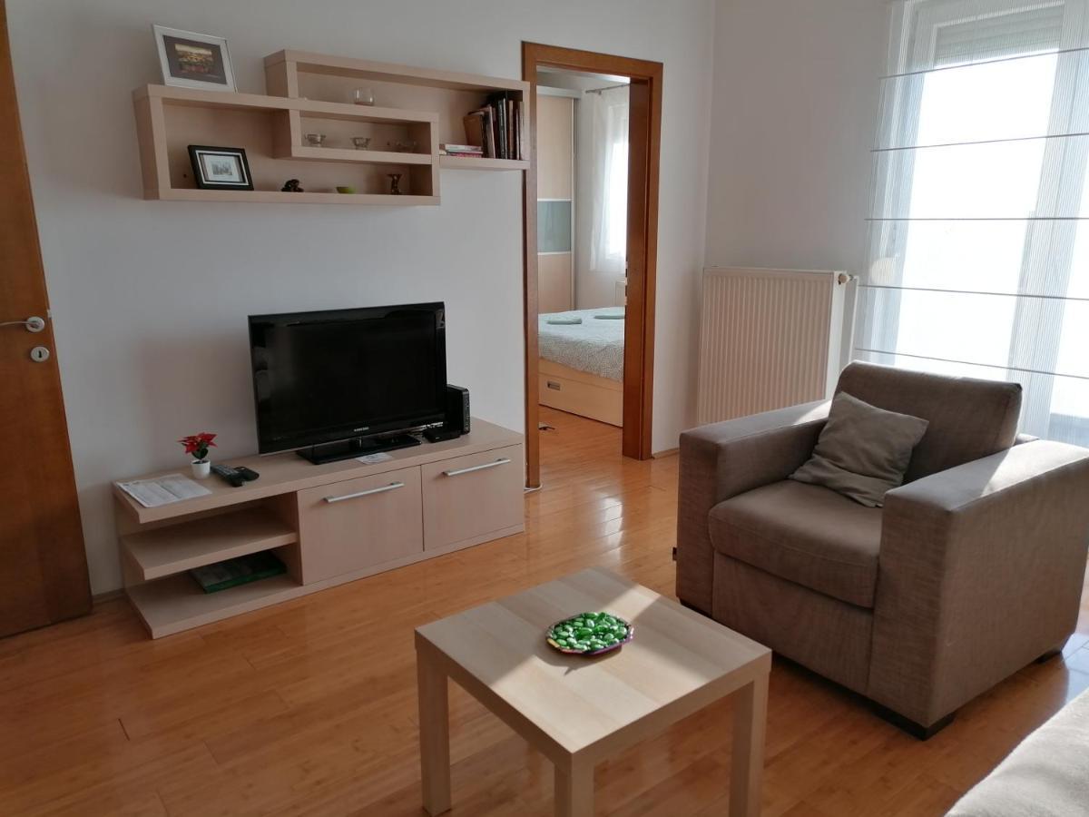 Apartman Breza Kruševac Buitenkant foto