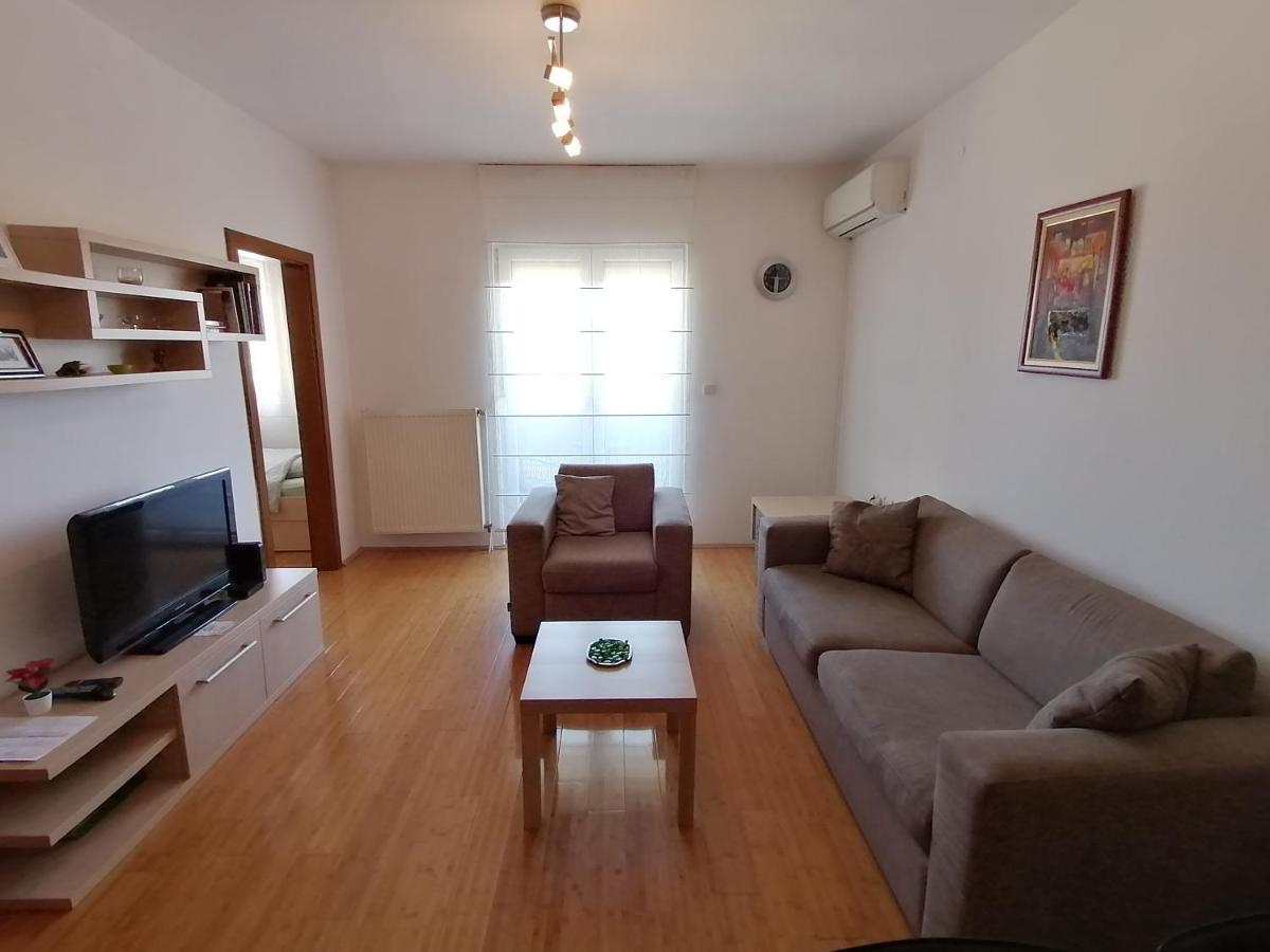 Apartman Breza Kruševac Buitenkant foto
